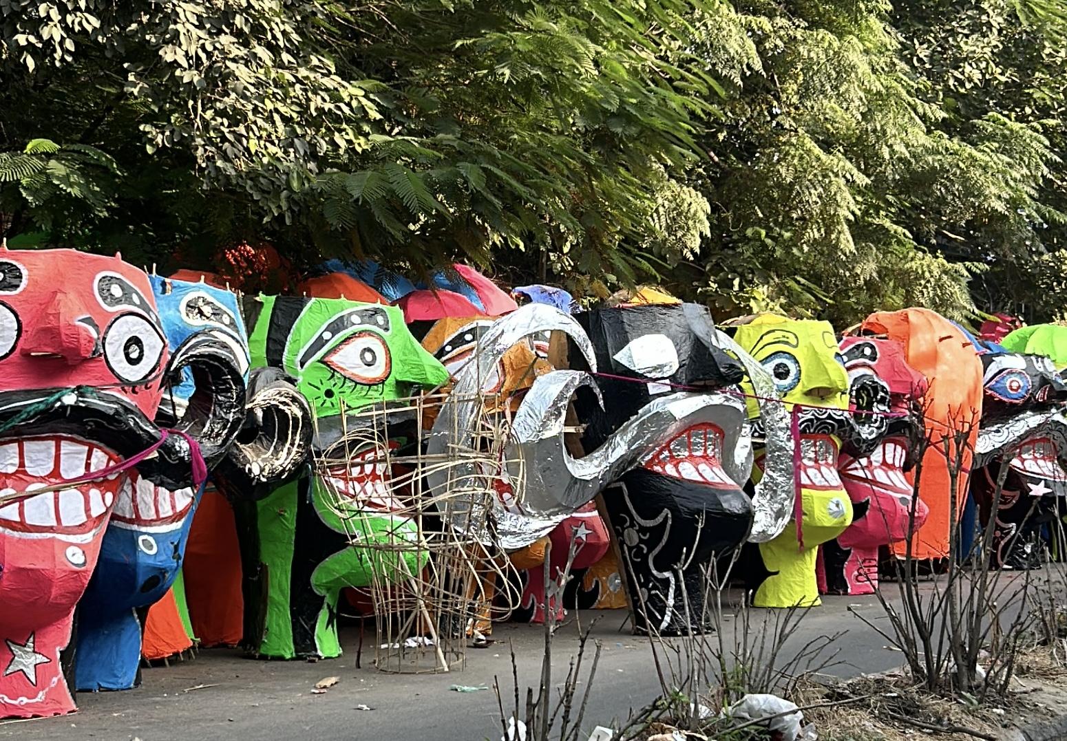 たくさんのラーヴァナ像